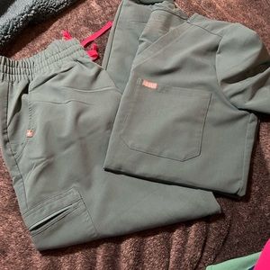 Figs scrubs green high wasted joggers one pocket top both M